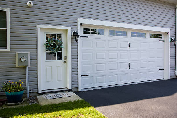 24/7 Emergency Garage Door Panel Replacement experts in Columbia, IL